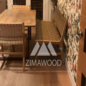 Rincón de una sala con un suelo ZIMAWOOD roble