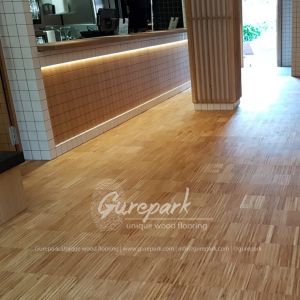 El parquet industrial es muy utilizado en establecimientos de hosteleria